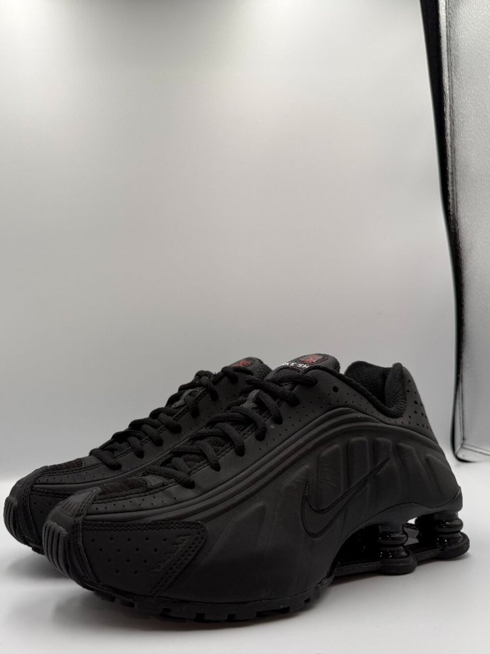 Women's Nike Shox R4 Black Max Orange AR3565-004 sz 7W Retro Running